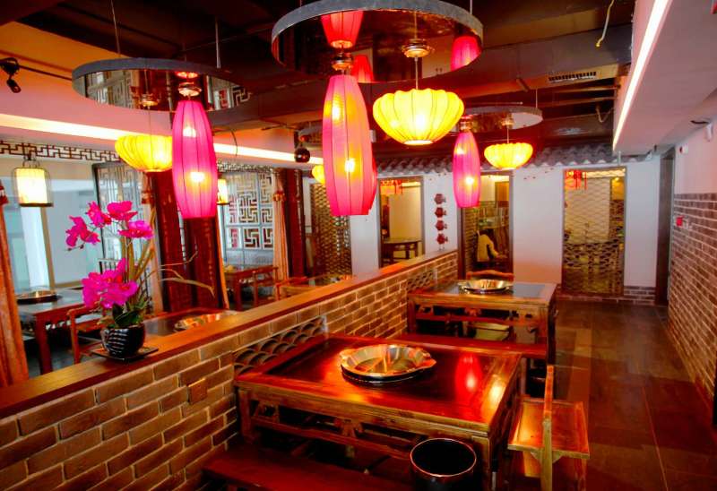 上海大厦c座一楼川江号子火锅店