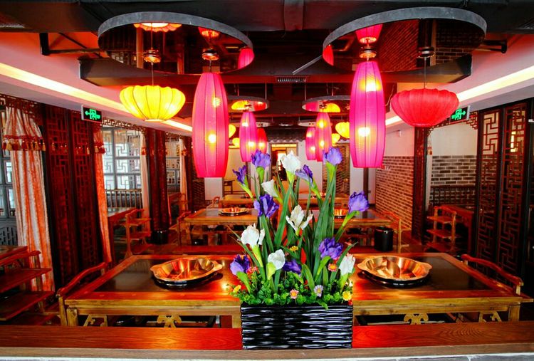 上海大厦c座一楼川江号子火锅店
